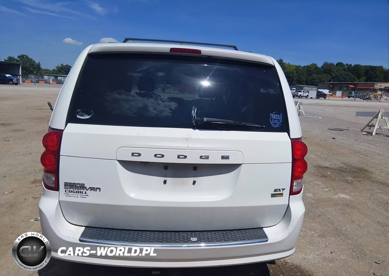 2018 Dodge Grand Caravan Sxt VIN:2C4RDGCG0JR266011 - 16