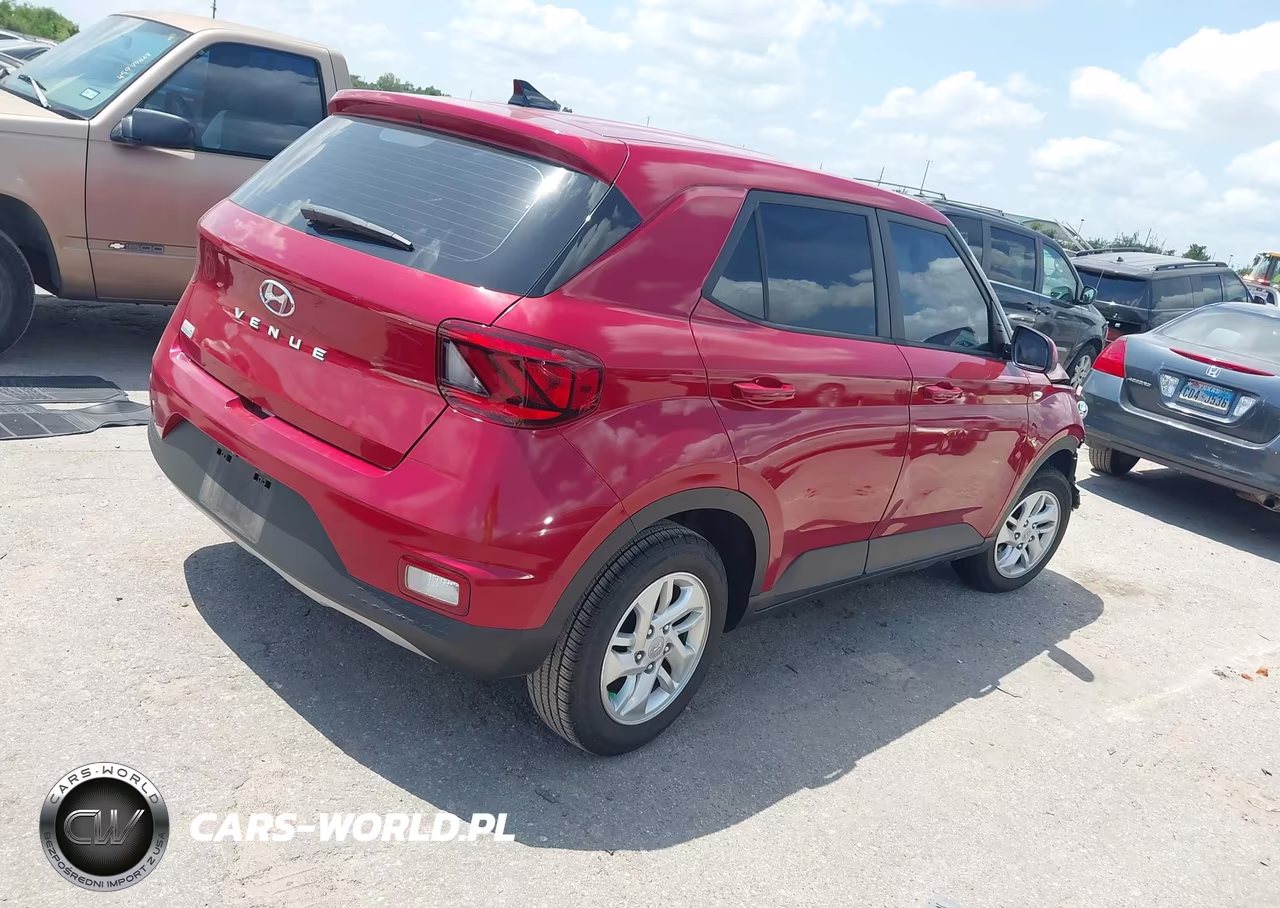 2021 Hyundai Venue Se VIN:KMHRB8A37MU063695 - 4