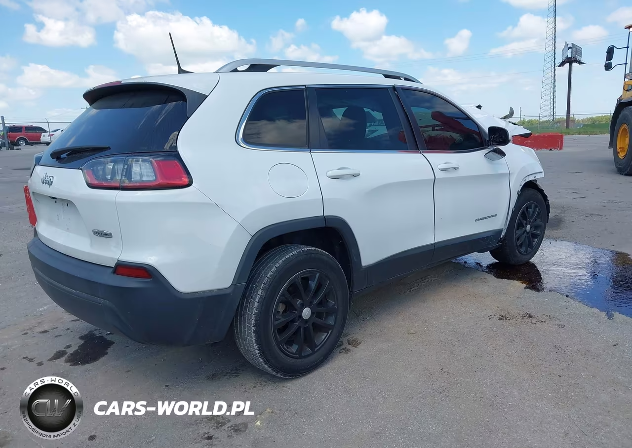 2019 Jeep Cherokee Latitude Fwd VIN:1C4PJLCB7KD340669 - 4