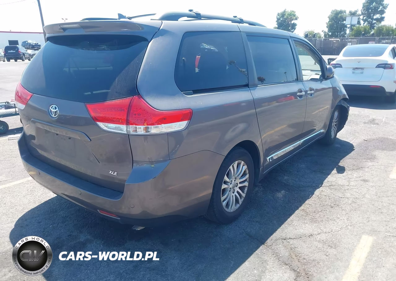 2012 Toyota Sienna Xle V6 8 Passenger VIN:5TDYK3DCXCS231895 - 4