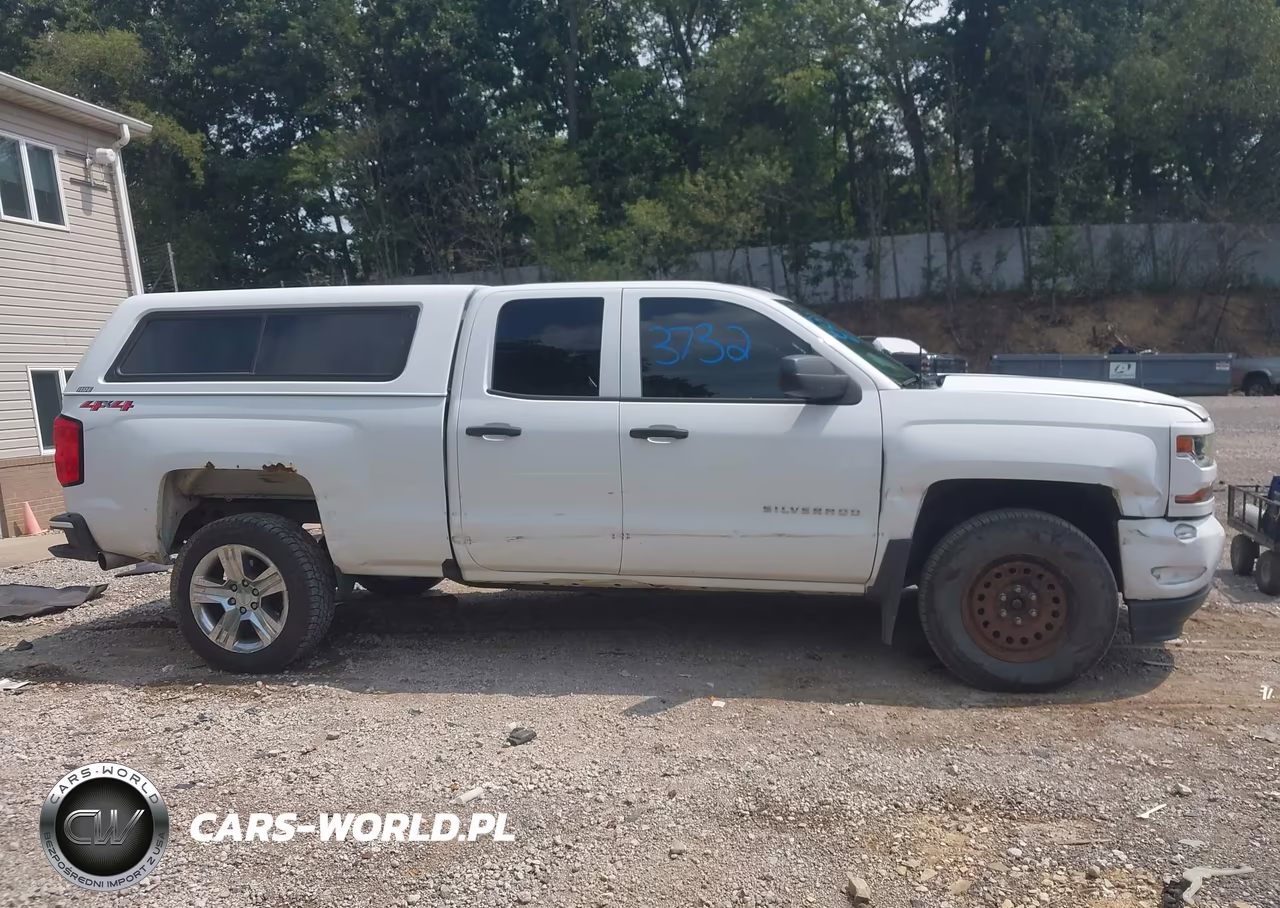 2018 Chevrolet Silverado 1500 Custom VIN:1GCVKPEC6JZ280404 - 14