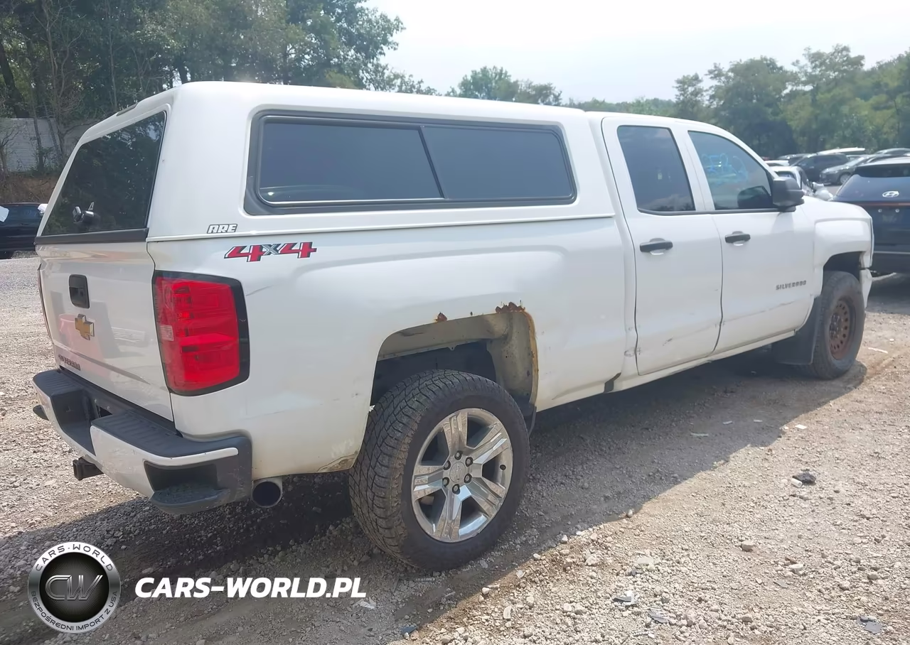 2018 Chevrolet Silverado 1500 Custom VIN:1GCVKPEC6JZ280404 - 4