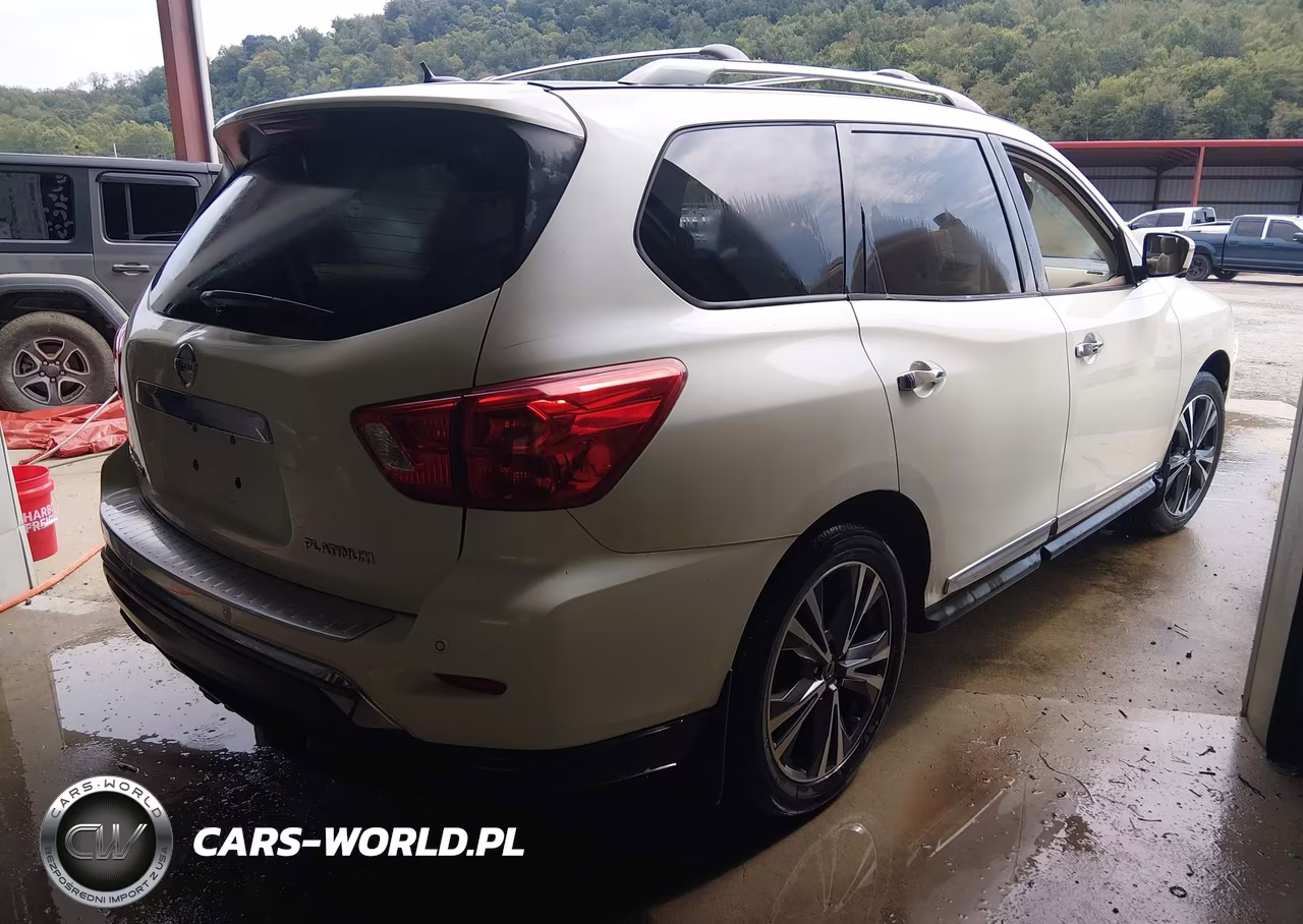 2017 Nissan Pathfinder Platinum VIN:5N1DR2MN2HC620041 - 4