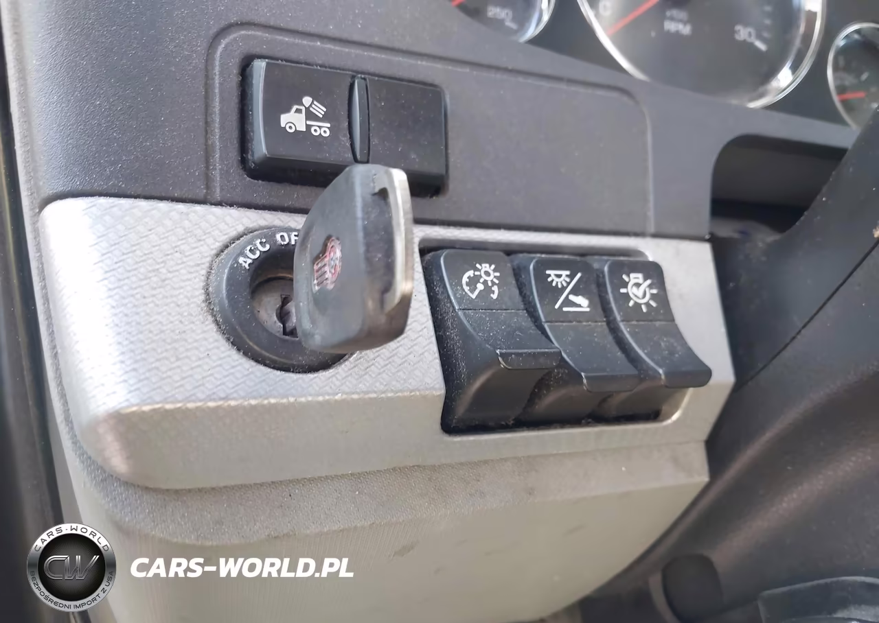 2020 Kenworth T680 VIN:1XKYDP9X7LJ401872 - 10