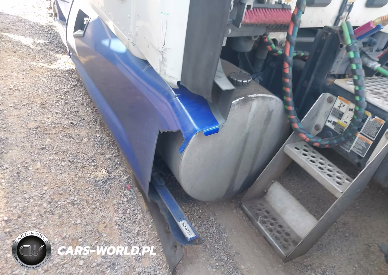 2020 Kenworth T680 VIN:1XKYDP9X7LJ401872 - 13
