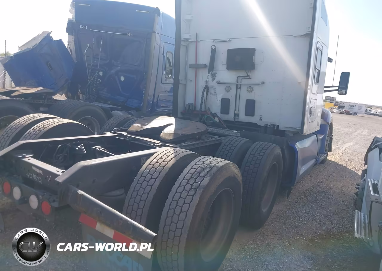 2020 Kenworth T680 VIN:1XKYDP9X7LJ401872 - 4