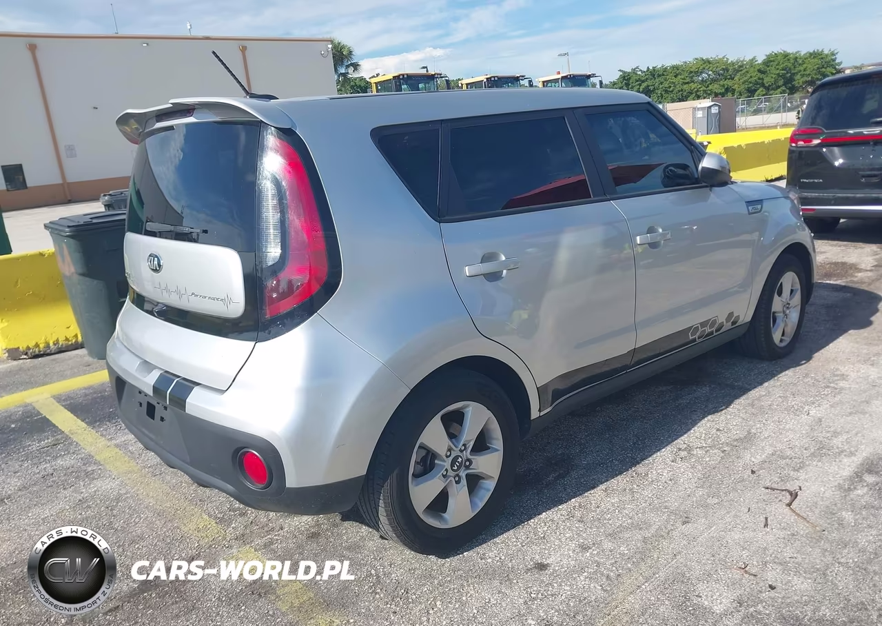 2018 Kia Soul VIN:KNDJN2A27J7583726 - 4