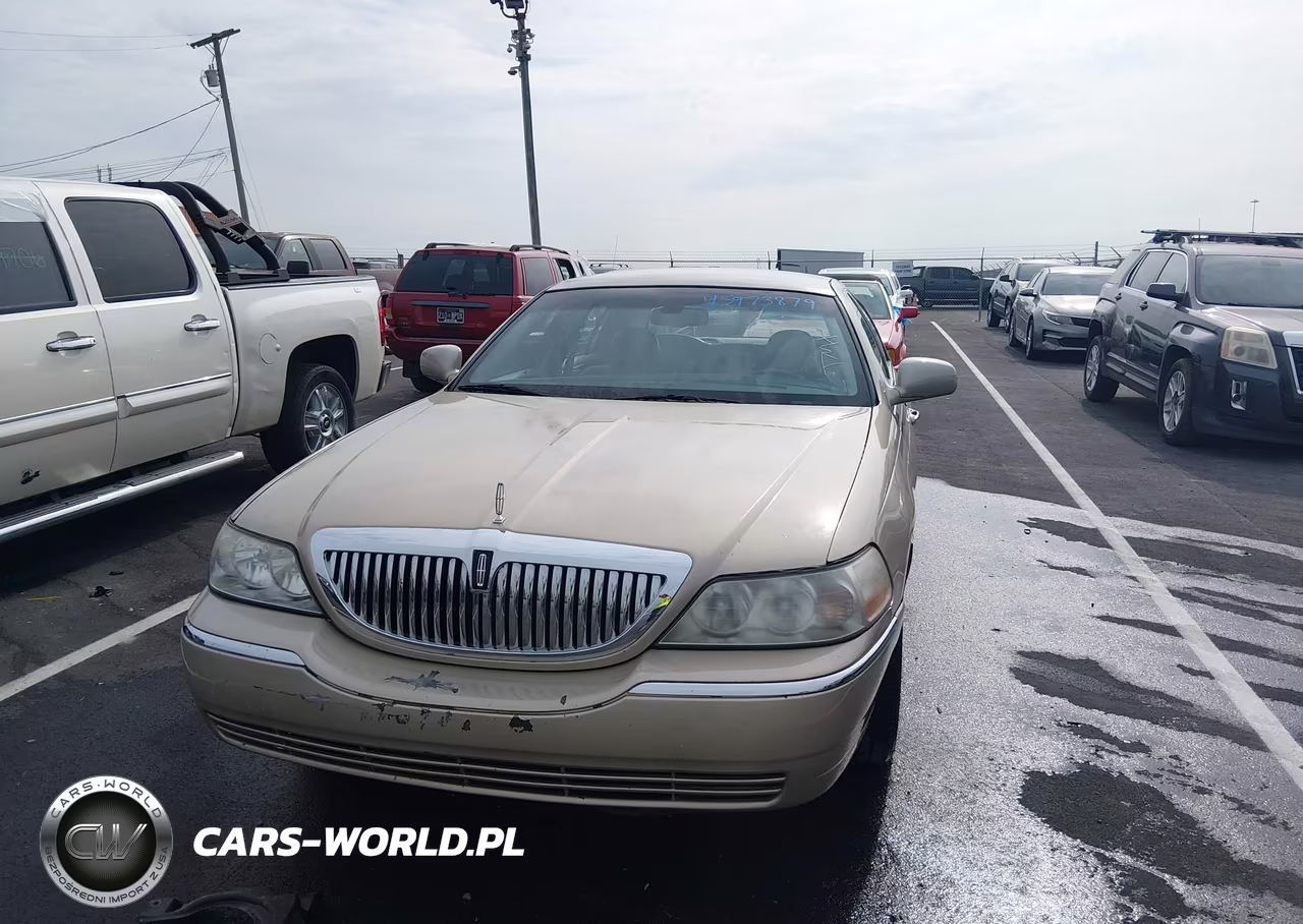 2009 Lincoln Town Car VIN:2LNHM82V59X636664 - 6