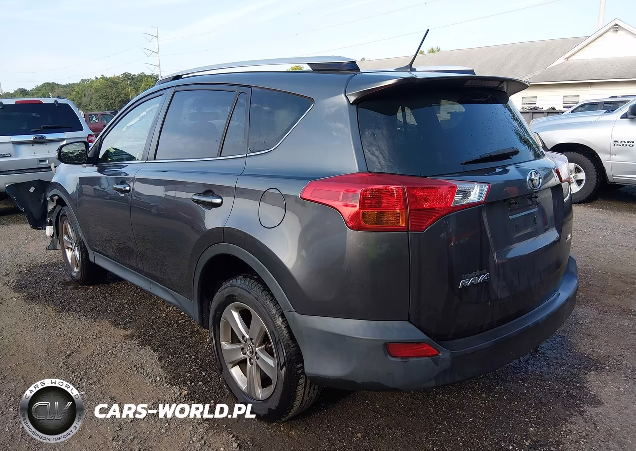 2015 Toyota Rav4 Xle VIN:JTMWFREV8FJ042310 - 3