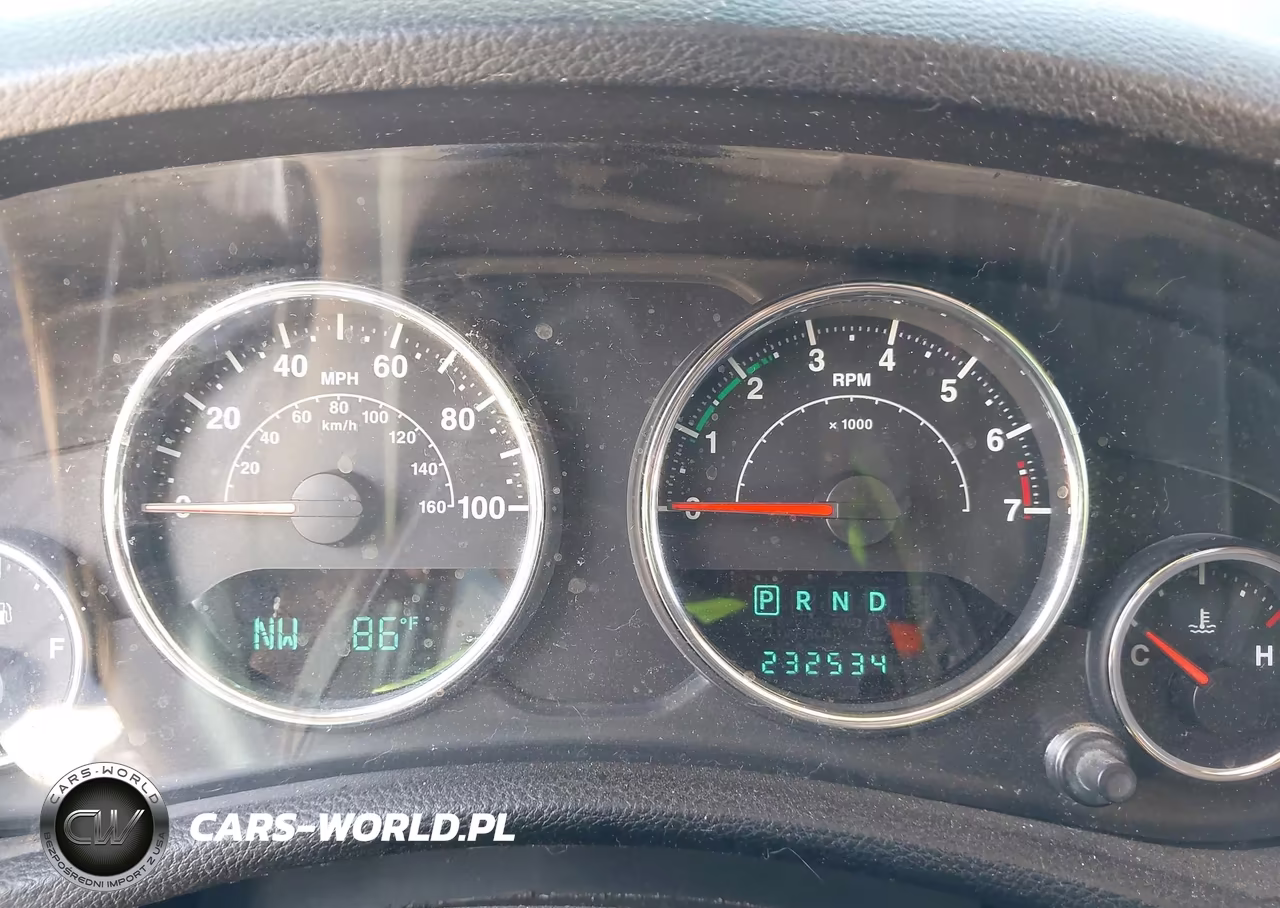 2014 Jeep Wrangler Unlimited Sport VIN:1C4BJWDG8EL249832 - 7