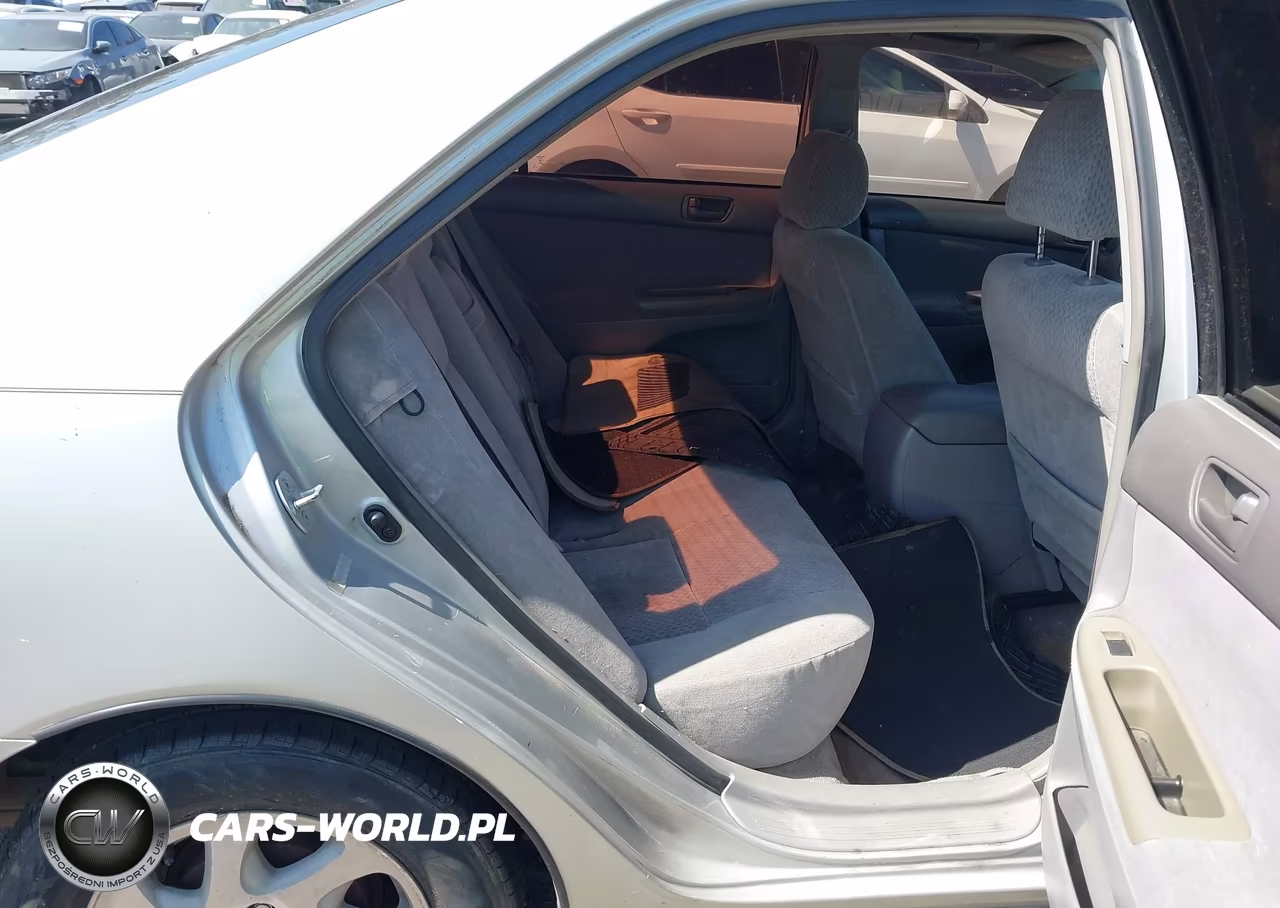 2002 Toyota Camry Le VIN:4T1BE32K12U097386 - 8