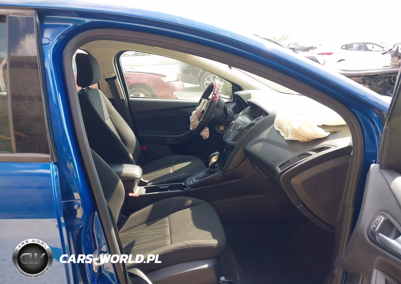2018 Ford Focus Se VIN:1FADP3F27JL222077 - 5