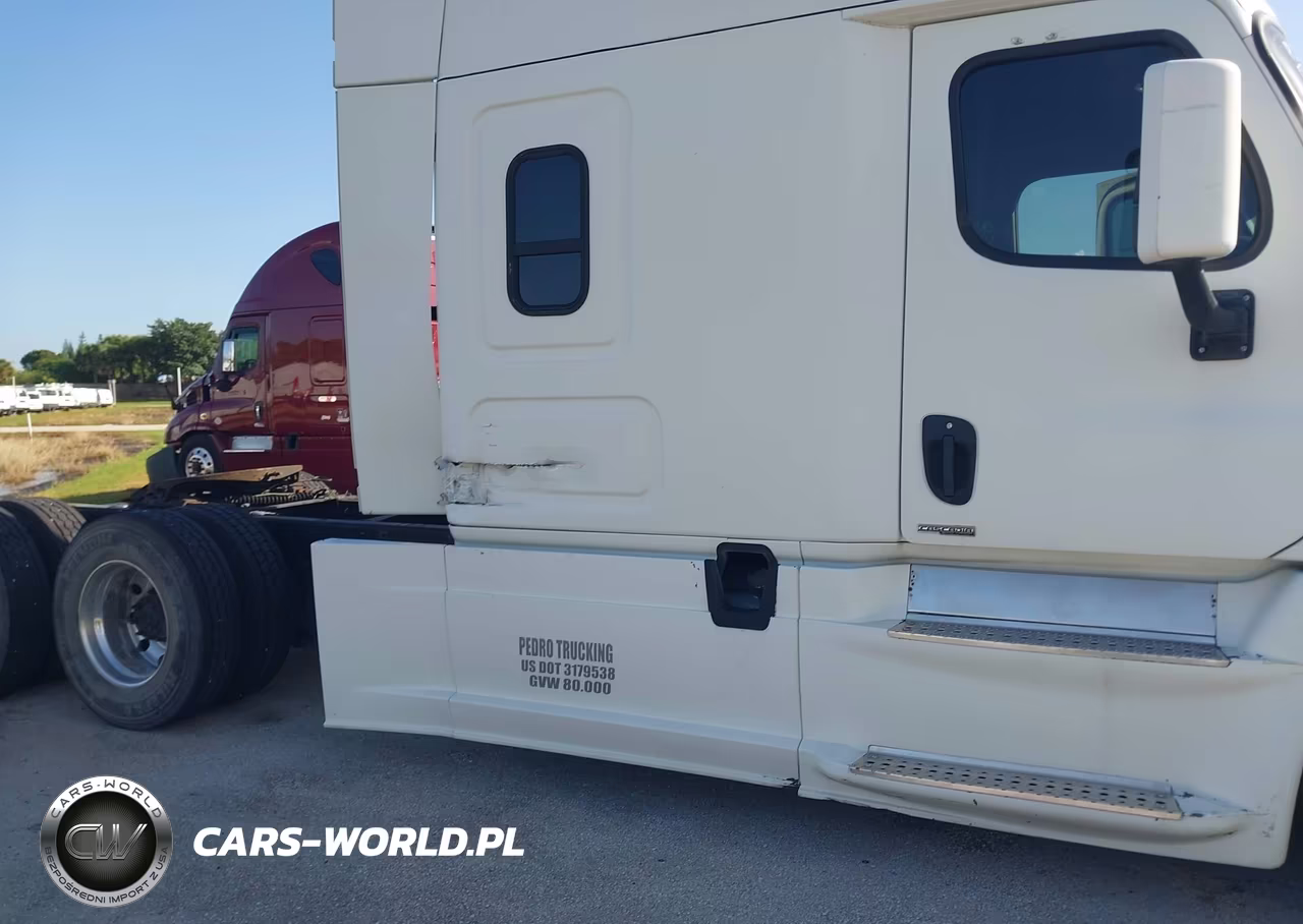 2010 Freightliner Cascadia 125 VIN:1FUJGLDR9ALAN5729 - 11