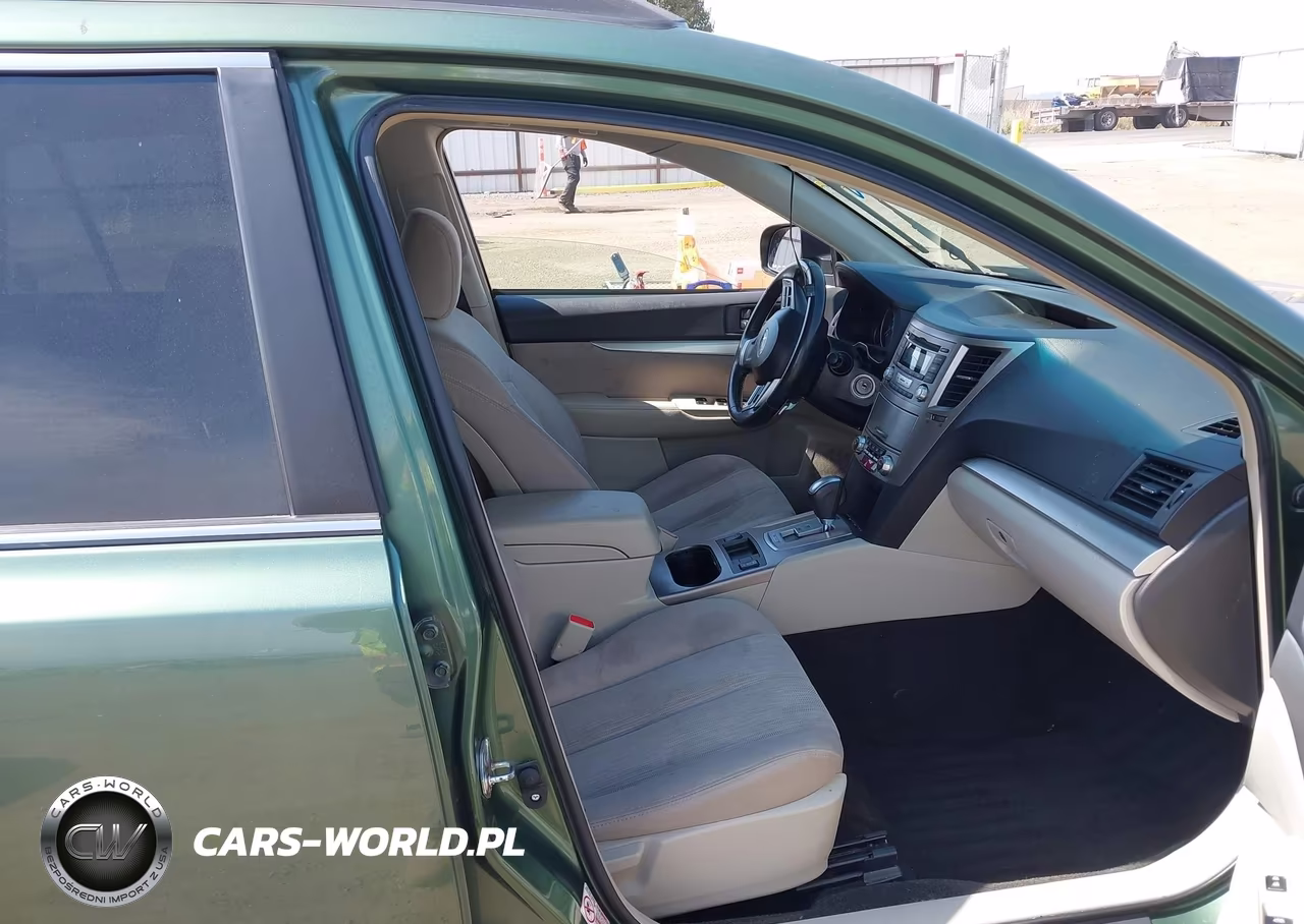 2013 Subaru Outback 2.5I Premium VIN:4S4BRBCC0D3267736 - 5
