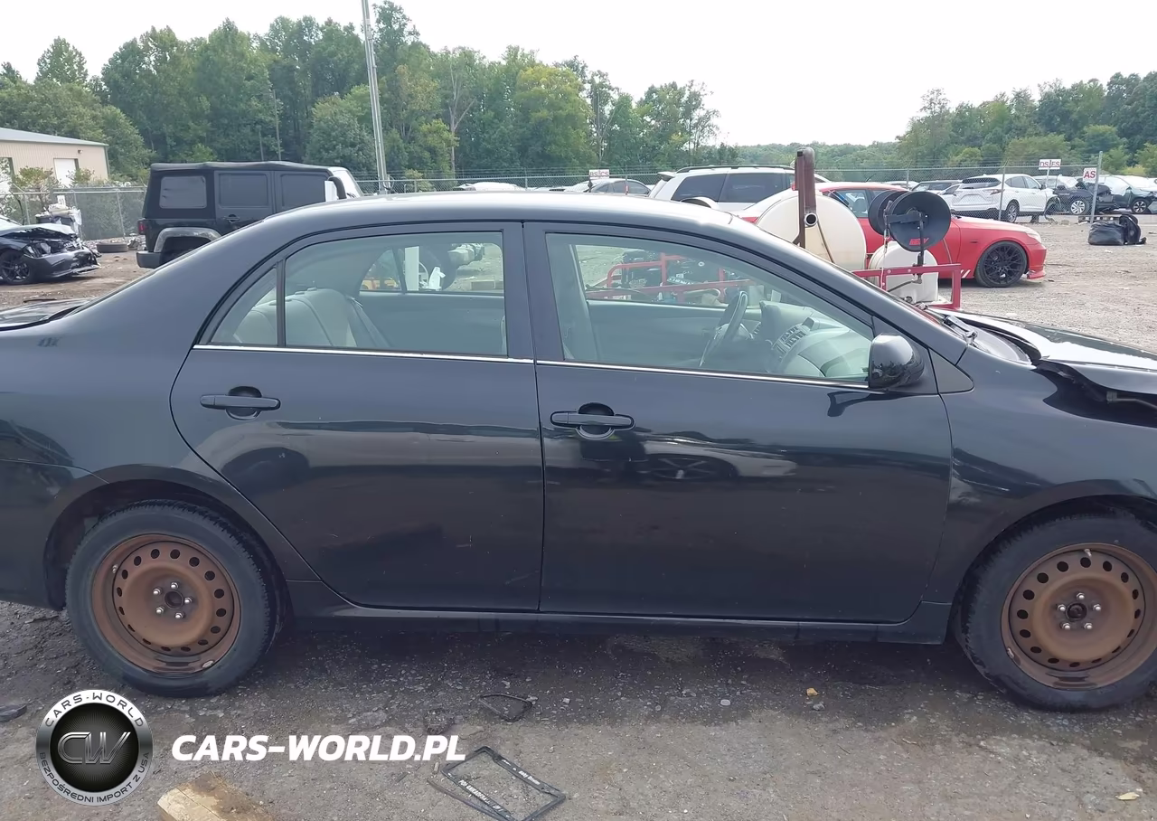 2013 Toyota Corolla Le VIN:JTDBU4EE8DJ117141 - 13