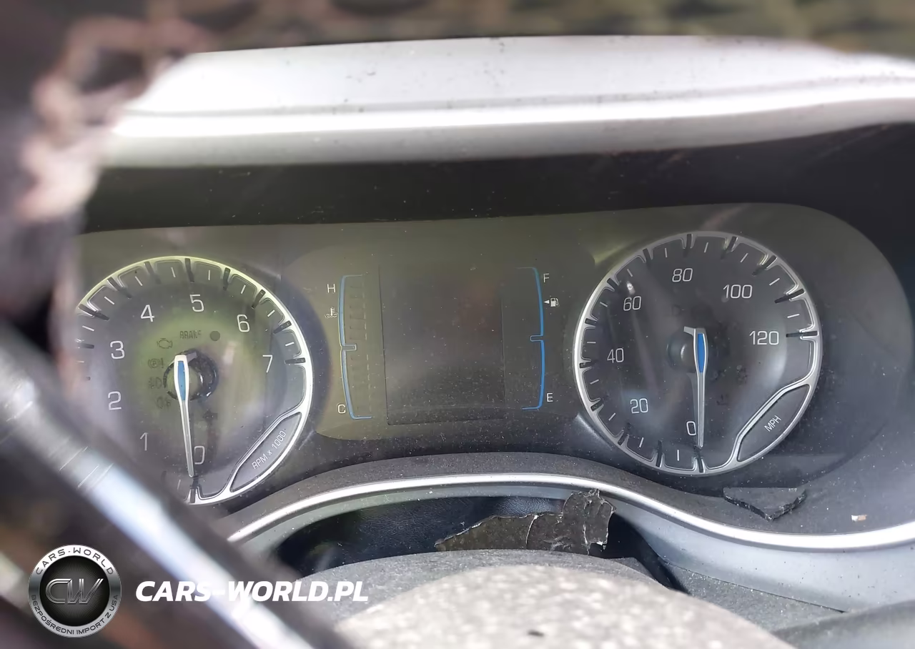2020 Chrysler Pacifica Touring VIN:2C4RC1FG6LR281546 - 7