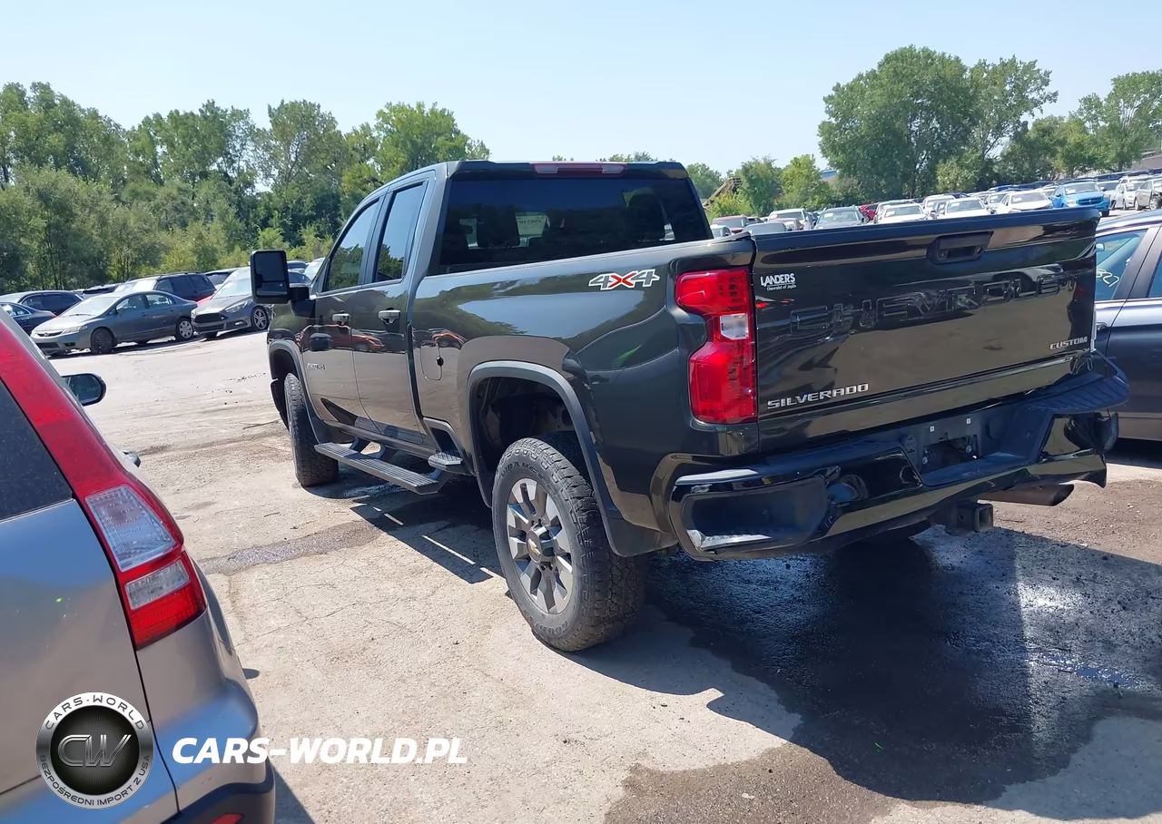 2023 Chevrolet Silverado 2500Hd 4Wd Standard Bed Custom VIN:1GC5YME77PF115861 - 3