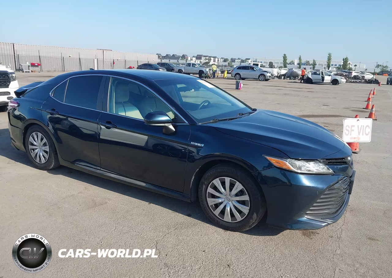 2019 Toyota Camry Hybrid Le