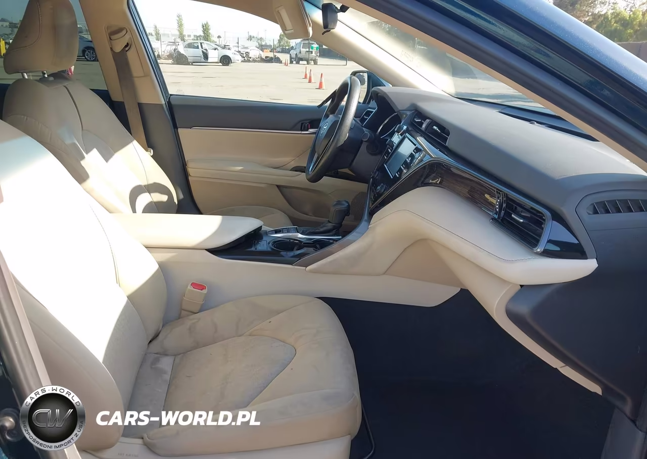 2019 Toyota Camry Hybrid Le VIN:4T1B31HK0KU517737 - 5