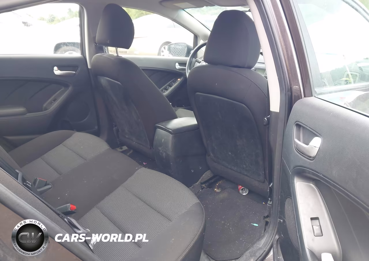 2018 Kia Forte Lx VIN:3KPFK4A7XJE201145 - 8