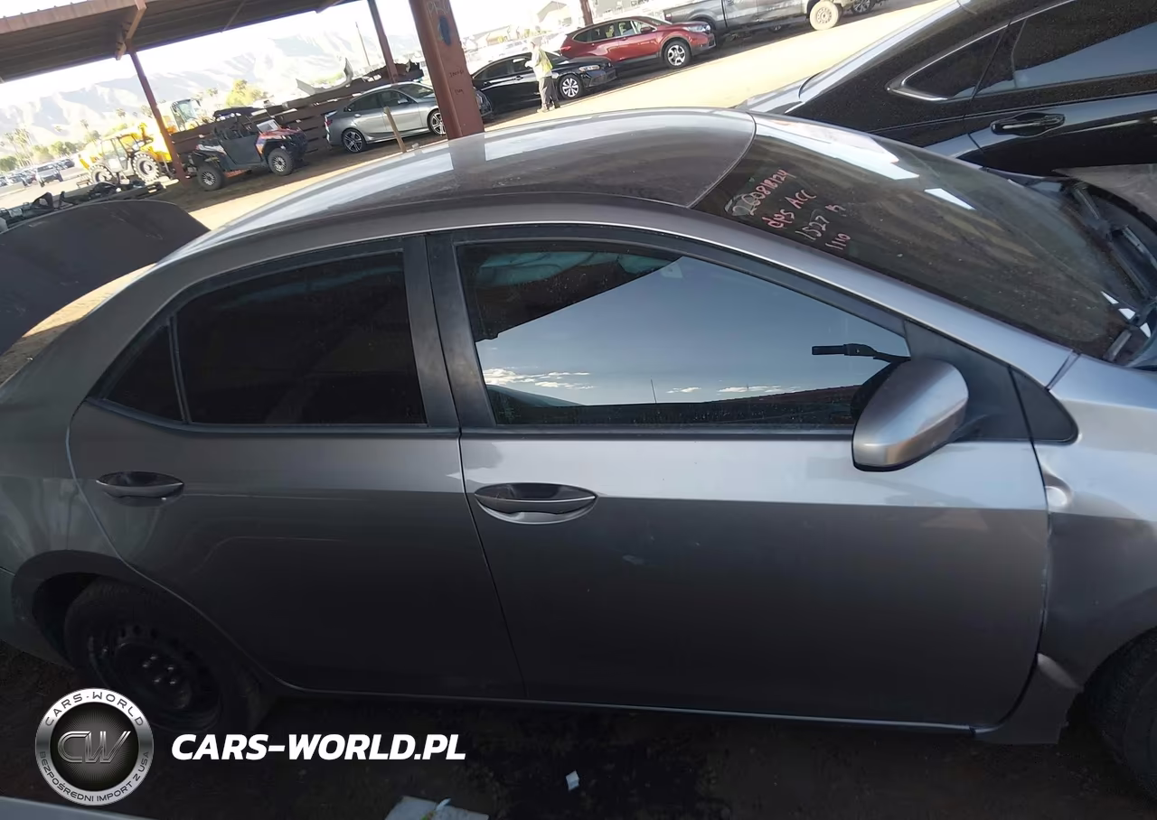2015 Toyota Corolla Le VIN:5YFBURHE6FP281527 - 13