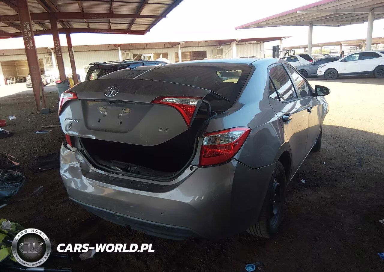 2015 Toyota Corolla Le VIN:5YFBURHE6FP281527 - 4