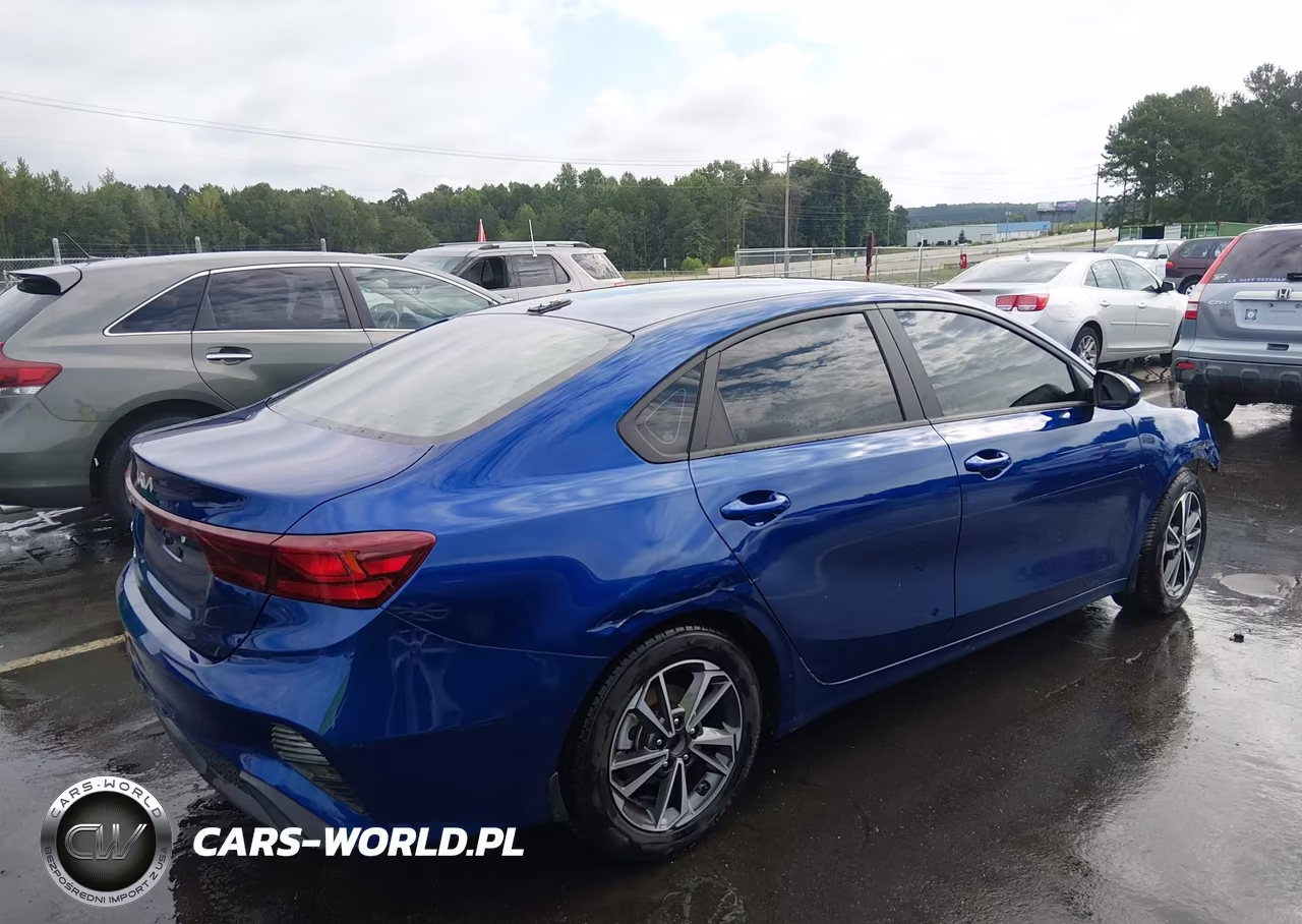 2022 Kia Forte Lxs VIN:3KPF24AD4NE420548 - 4
