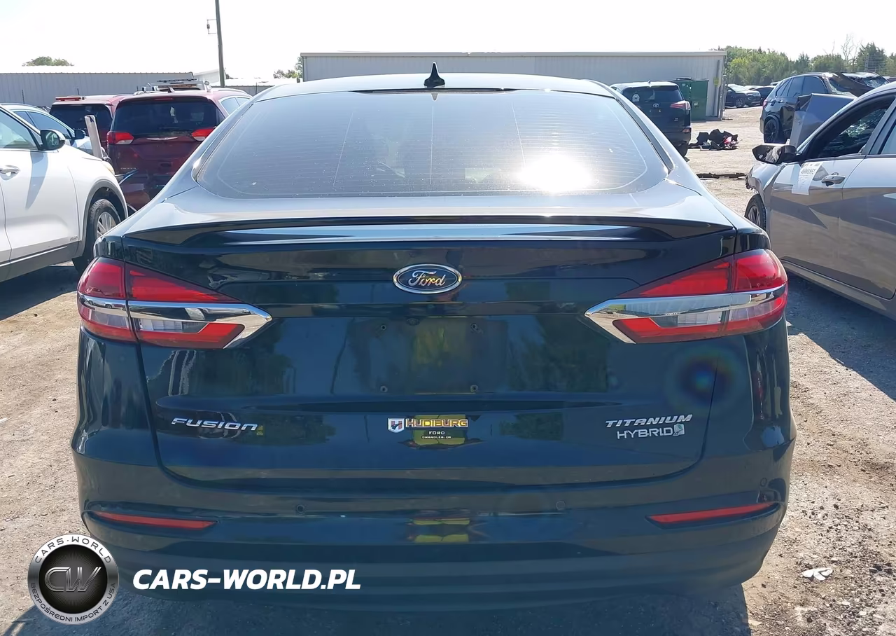 2019 Ford Fusion Hybrid Titanium VIN:3FA6P0RU0KR140022 - 16