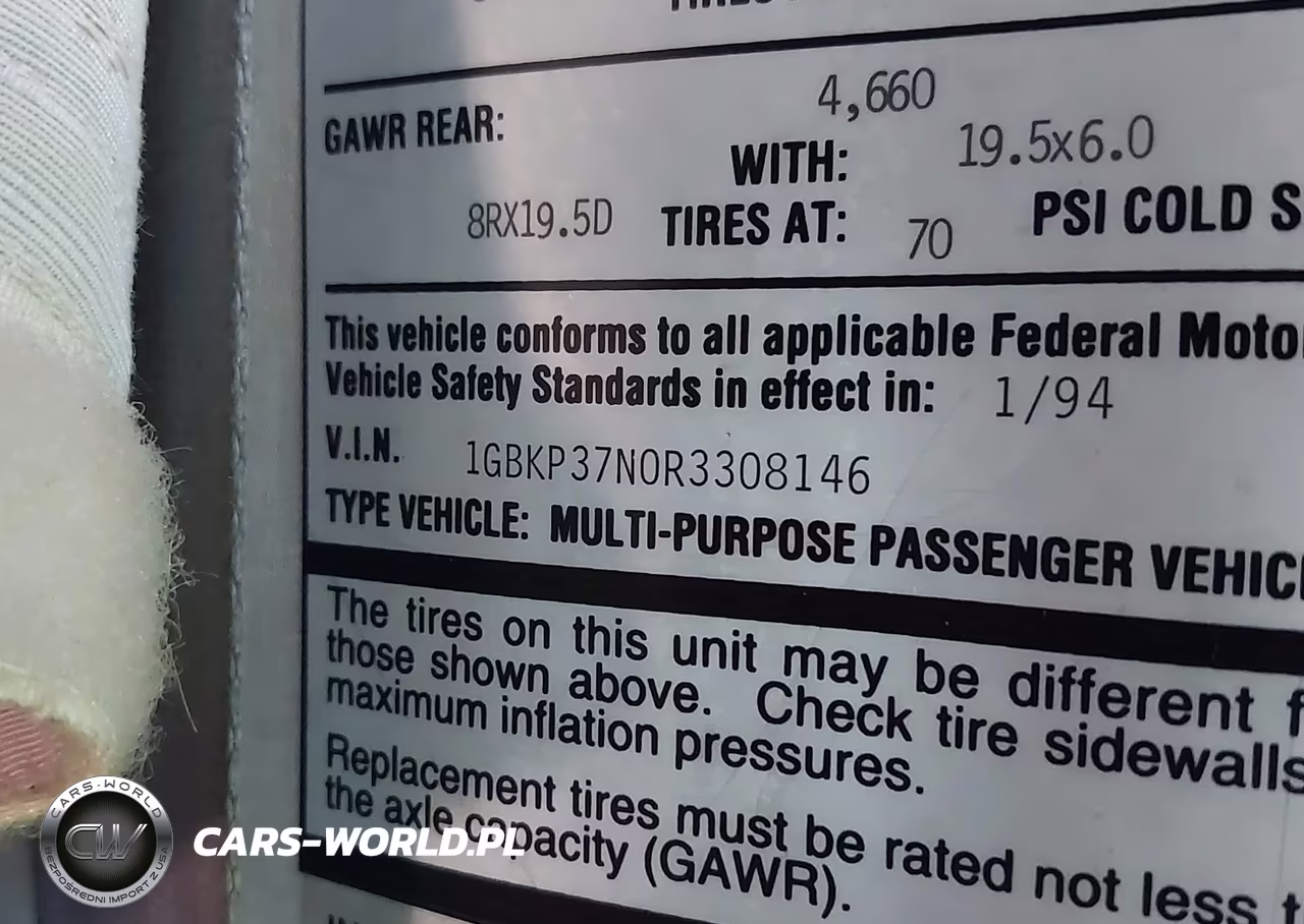 1994 Chevrolet P30 VIN:1GBKP37N0R3308146 - 9