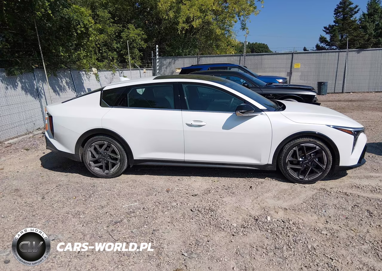 2025 Kia K4 Gt-Line VIN:3KPFW4DE4SE191650 - 13