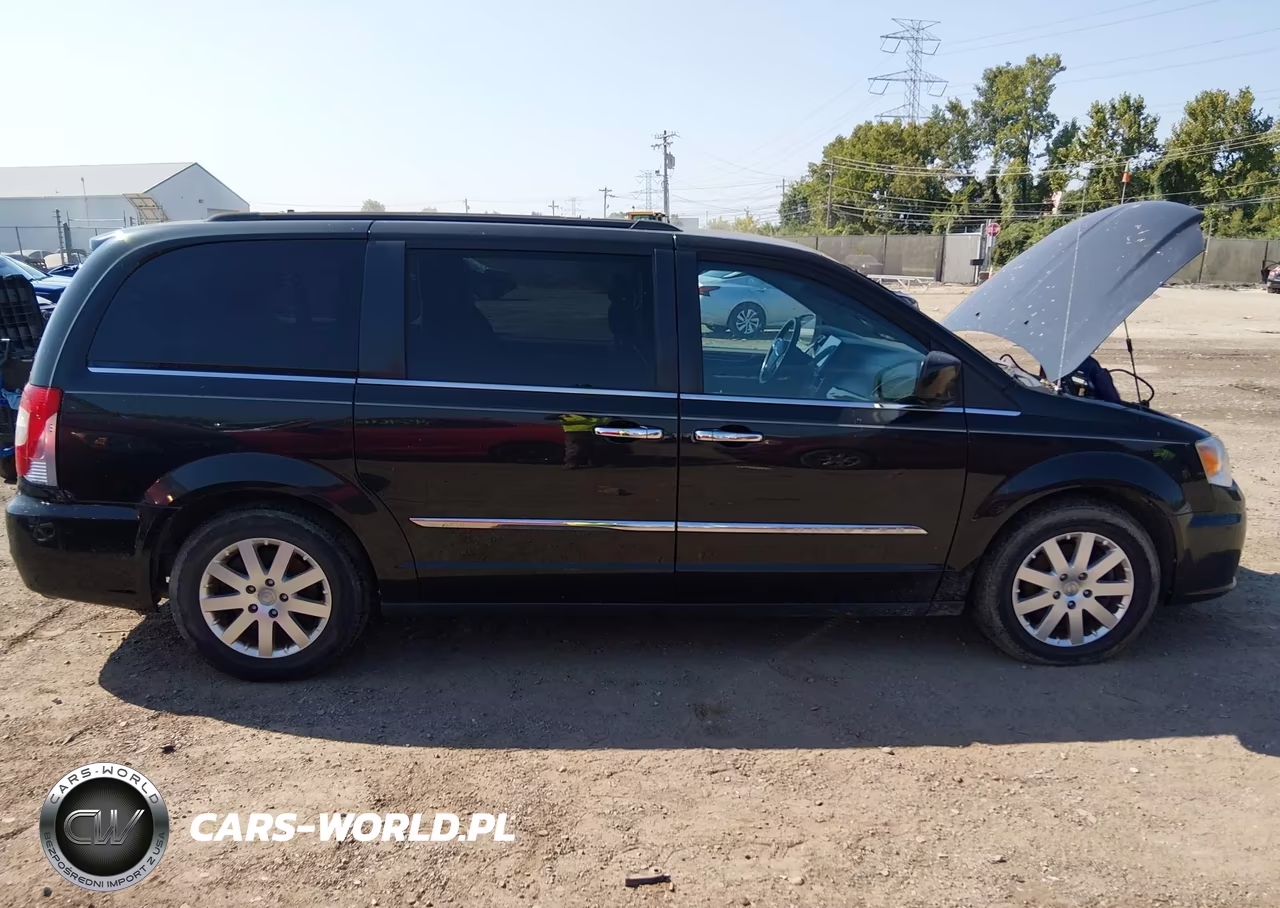 2016 Chrysler Town & Country Touring VIN:2C4RC1BG5GR245827 - 13