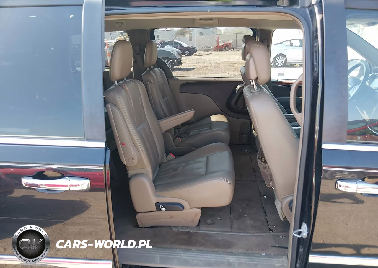 2016 Chrysler Town & Country Touring VIN:2C4RC1BG5GR245827 - 8