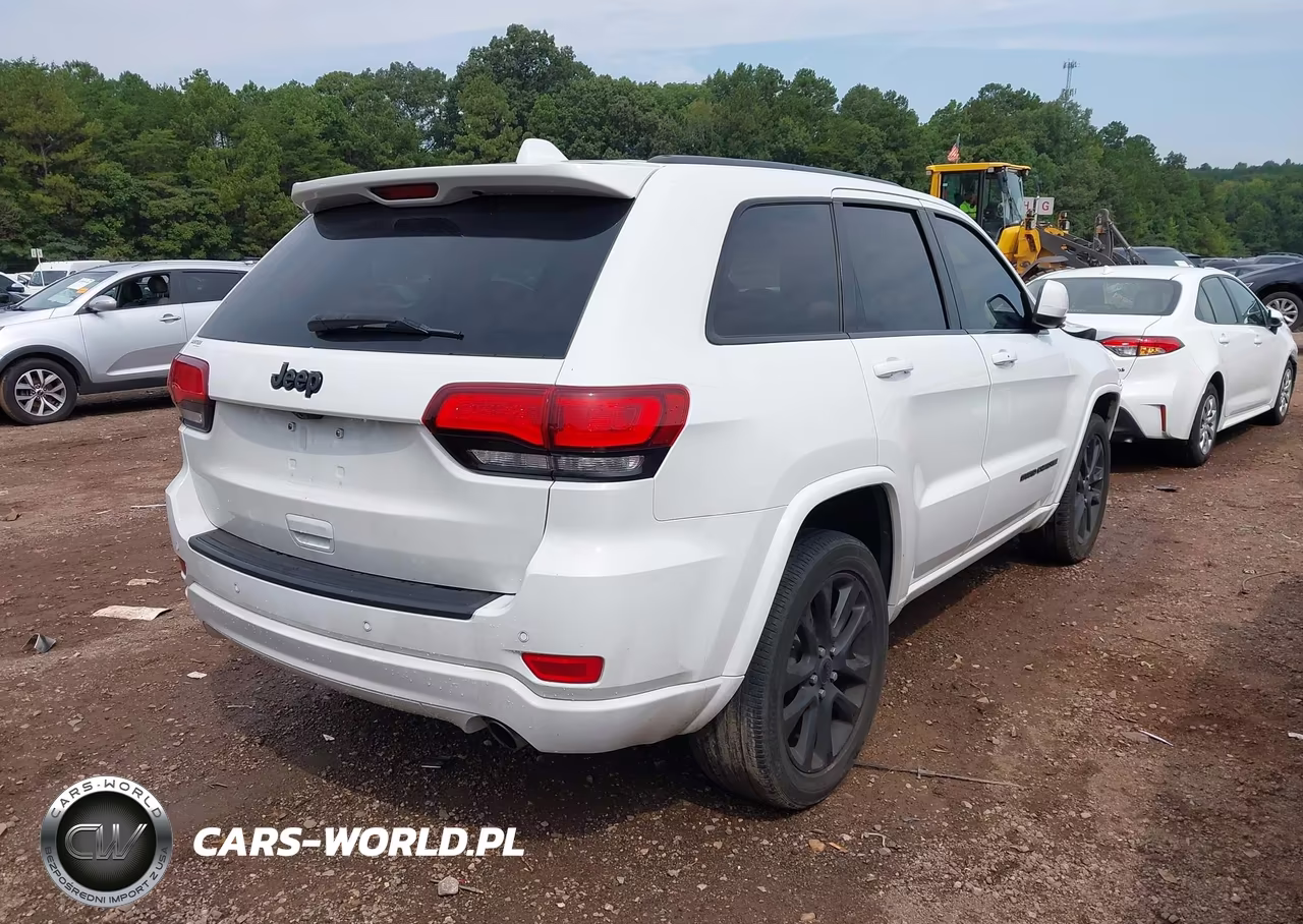 2019 Jeep Grand Cherokee Altitude 4X2 VIN:1C4RJEAGXKC571901 - 4