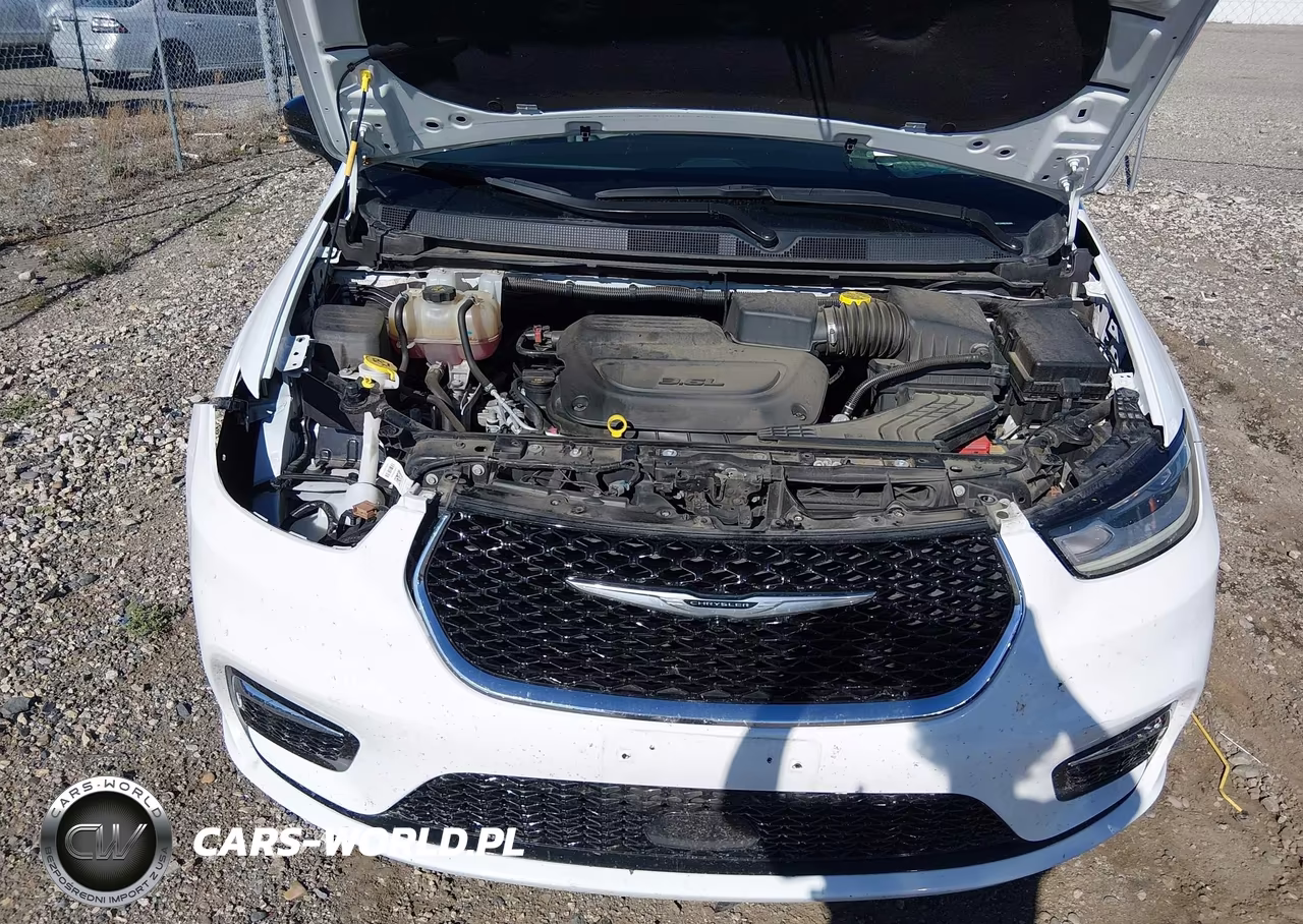 2025 Chrysler Pacifica Select VIN:2C4RC1BG1SR526385 - 10