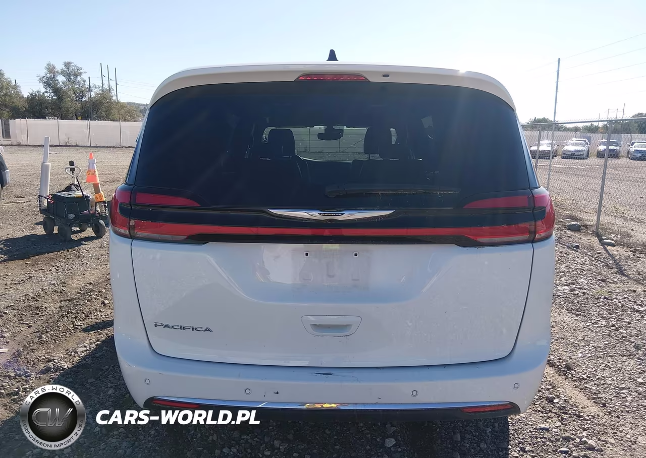 2025 Chrysler Pacifica Select VIN:2C4RC1BG1SR526385 - 16