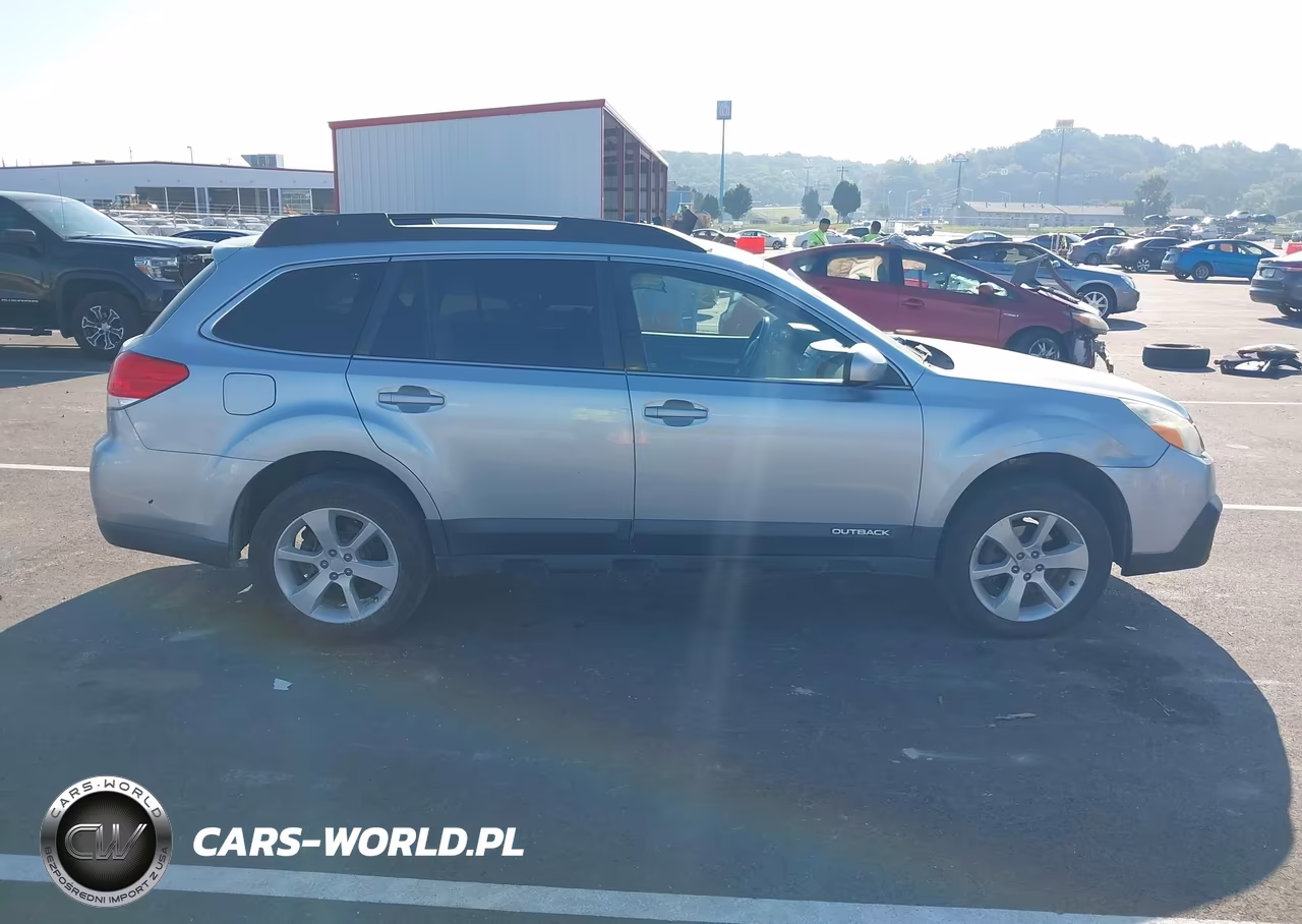 2014 Subaru Outback 2.5I Premium VIN:4S4BRCCC5E3290484 - 13