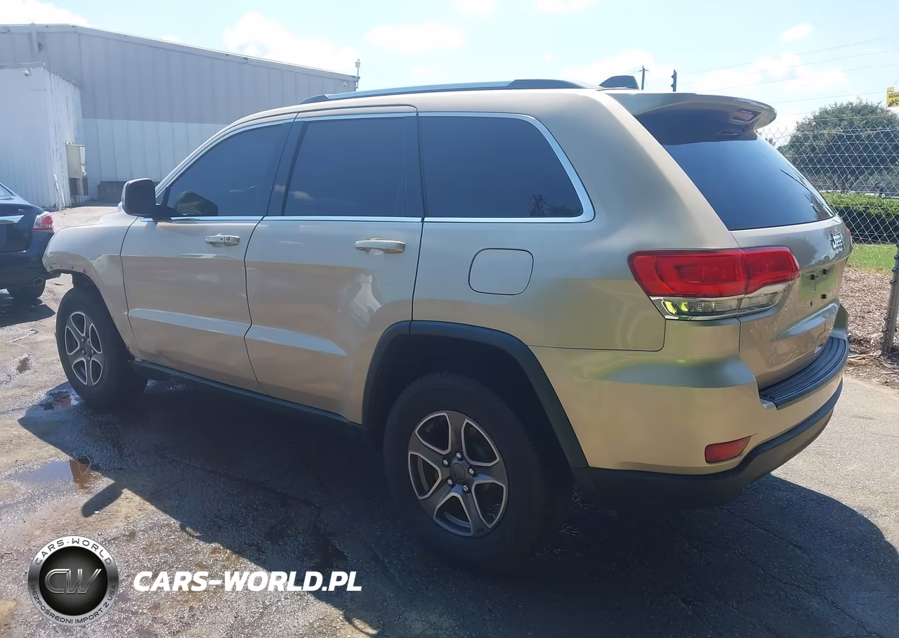 2014 Jeep Grand Cherokee Laredo VIN:1C4RJFAGXEC414850 - 3
