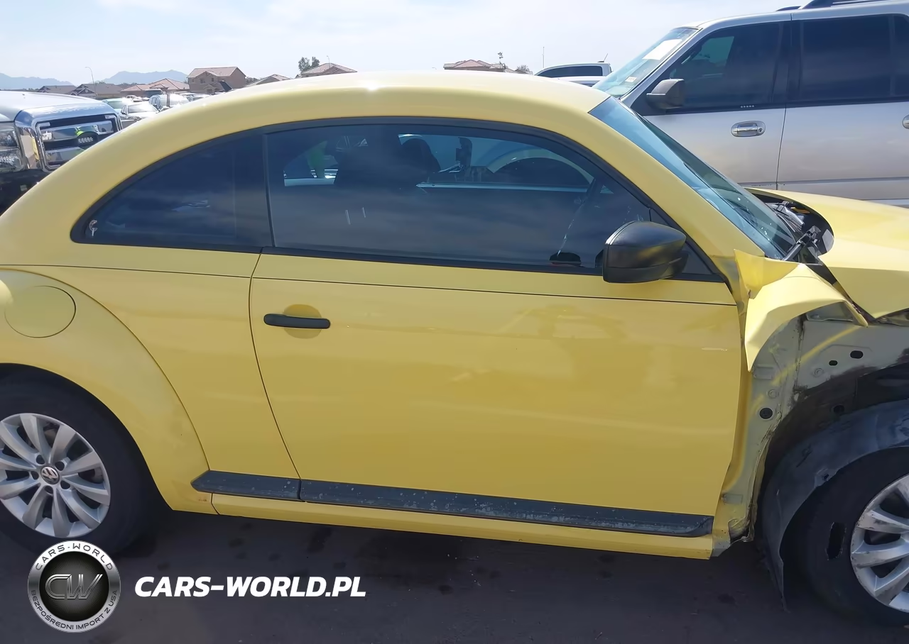 2015 Volkswagen Beetle Coupe 1.8T Fleet Edition VIN:3VWF17AT2FM637967 - 14