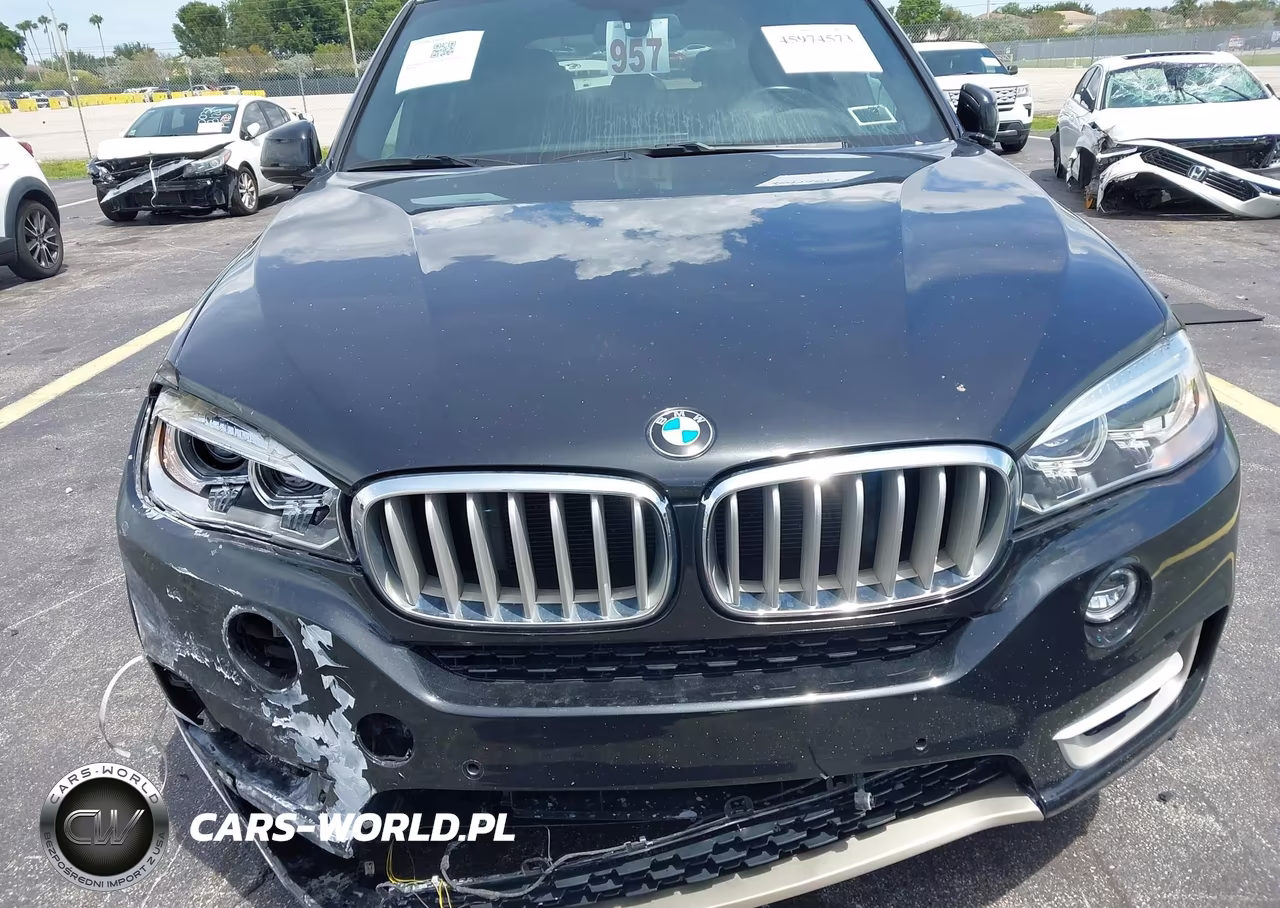 2018 BMW X5 xDrive50I VIN:5UXKR6C54J0U15735 - 12