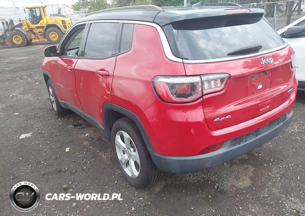 2018 Jeep Compass Latitude 4X4 VIN:3C4NJDBB0JT115324 - 3
