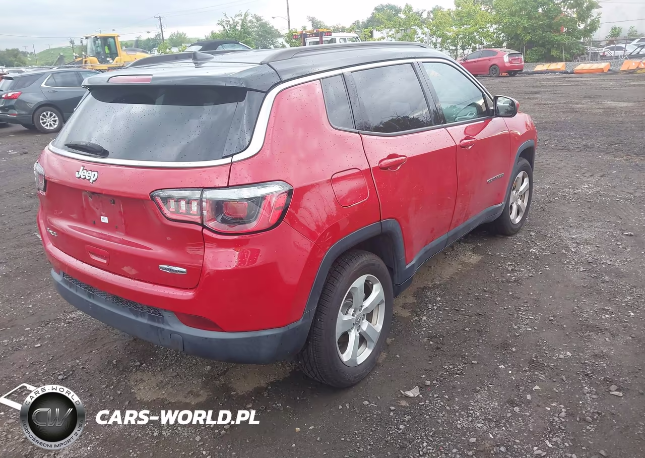 2018 Jeep Compass Latitude 4X4 VIN:3C4NJDBB0JT115324 - 4