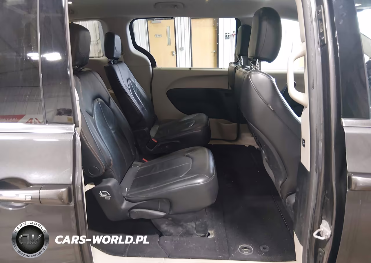 2017 Chrysler Pacifica Touring-L VIN:2C4RC1BG6HR635255 - 8