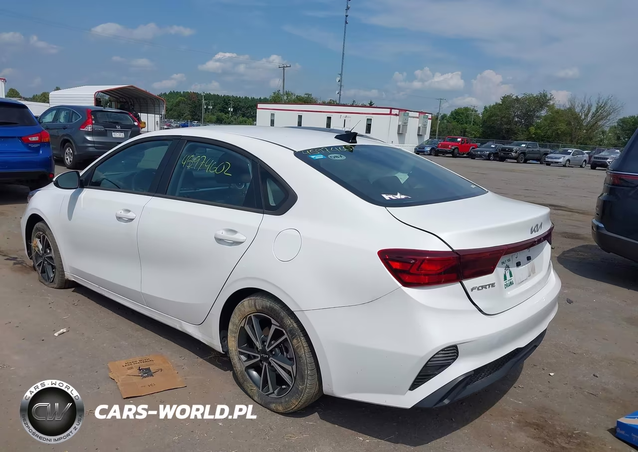 2023 Kia Forte Lxs VIN:3KPF24AD0PE545159 - 3