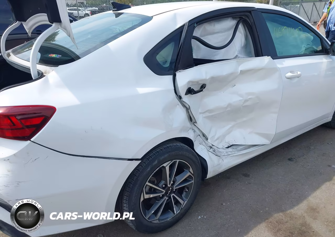 2023 Kia Forte Lxs VIN:3KPF24AD0PE545159 - 6