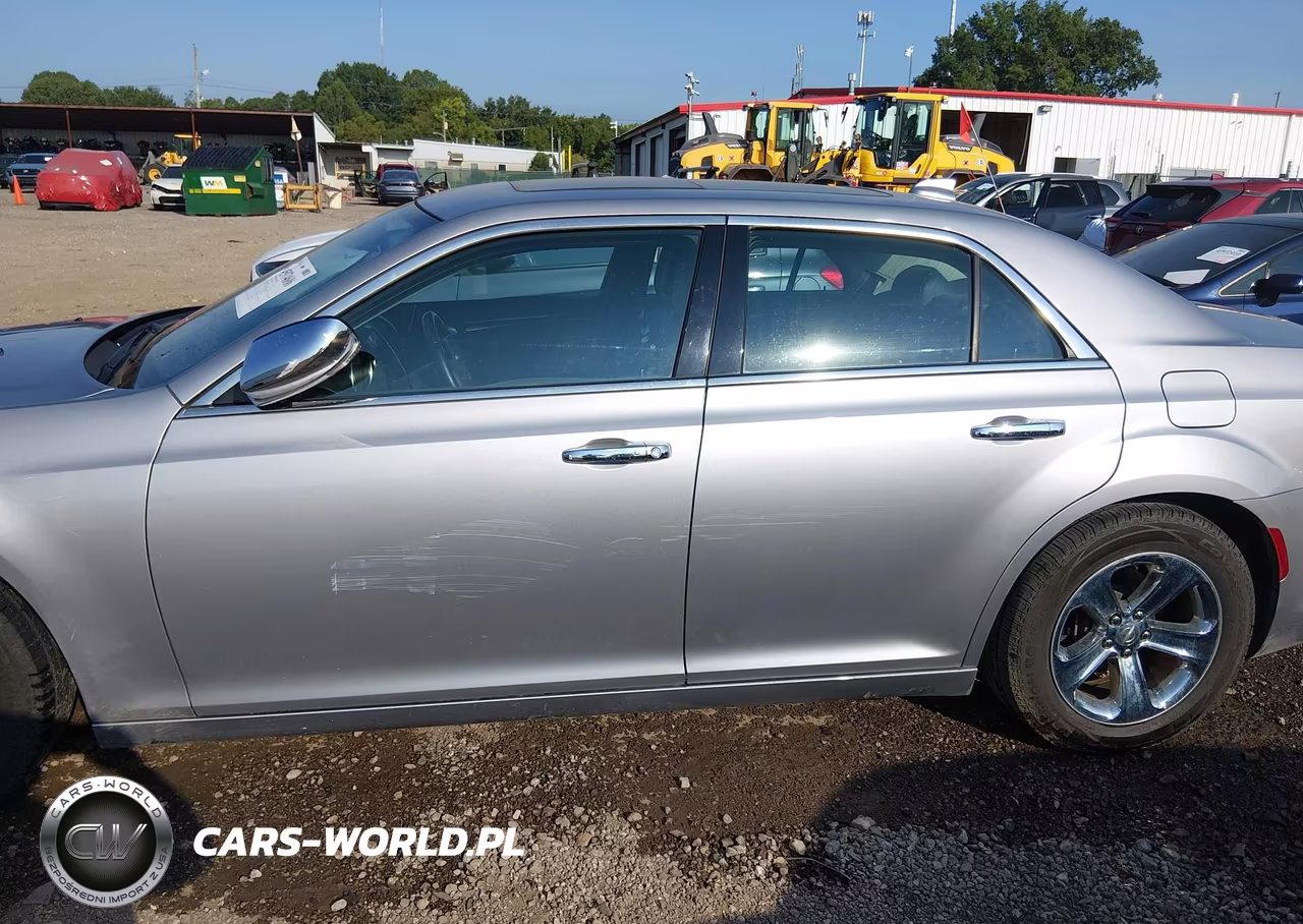 2018 Chrysler 300 Limited VIN:2C3CCAEGXJH227665 - 14