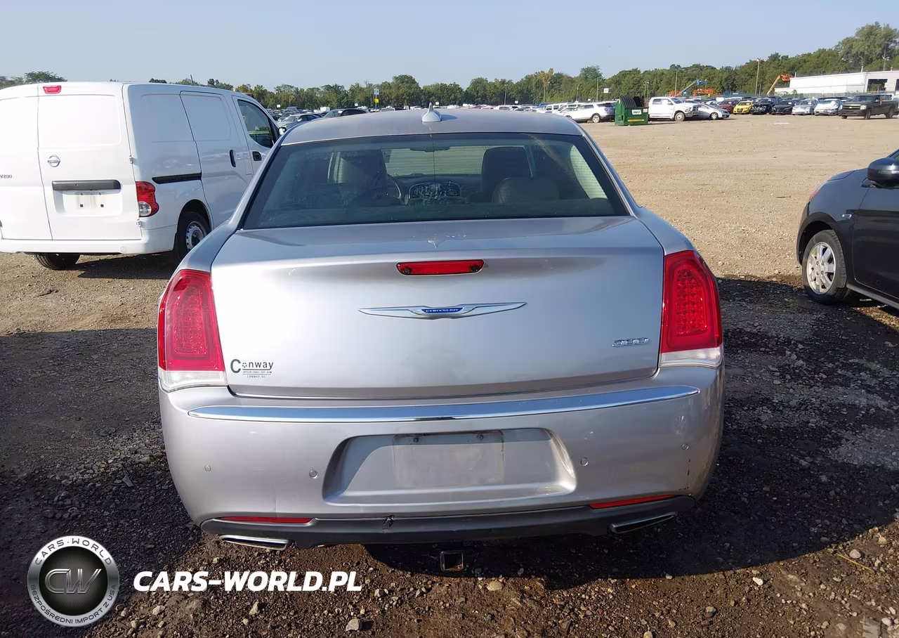 2018 Chrysler 300 Limited VIN:2C3CCAEGXJH227665 - 16
