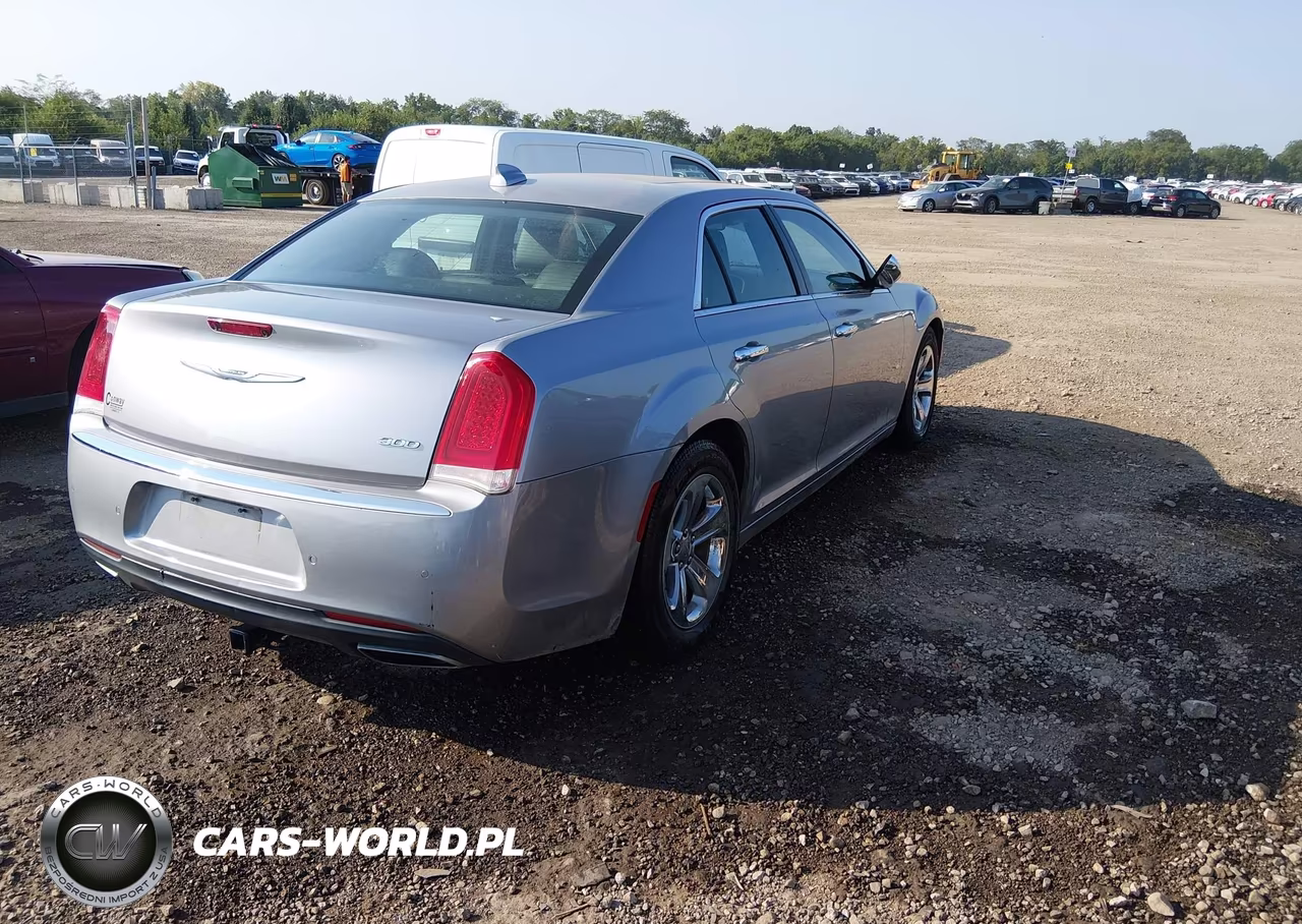 2018 Chrysler 300 Limited VIN:2C3CCAEGXJH227665 - 4