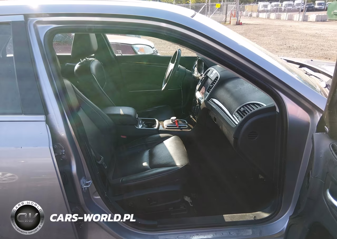 2018 Chrysler 300 Limited VIN:2C3CCAEGXJH227665 - 5