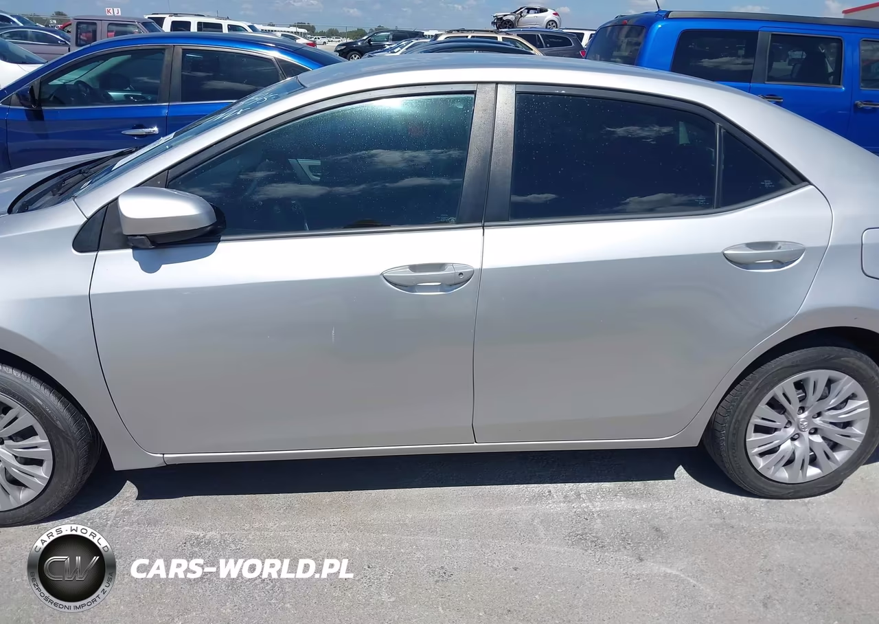2015 Toyota Corolla Le VIN:5YFBURHE5FP298545 - 14