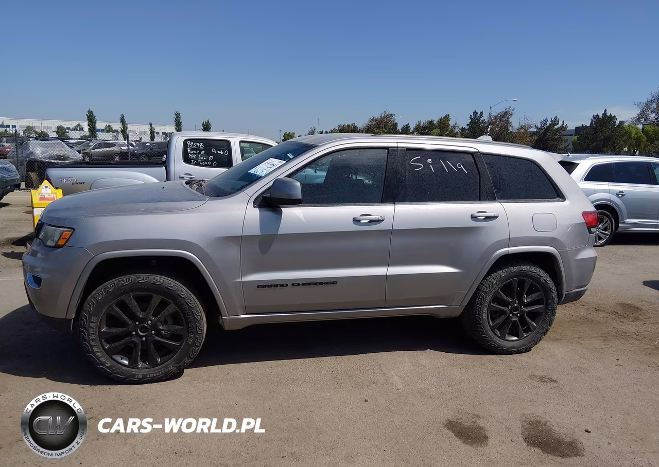 2017 Jeep Grand Cherokee Altitude 4X4 VIN:1C4RJFAG3HC881337 - 15